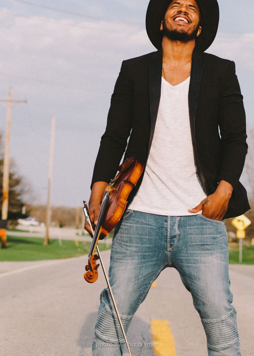 Впервые в Киеве всемирноизвестный скрипач из Нью-Йорка Damien Escobar